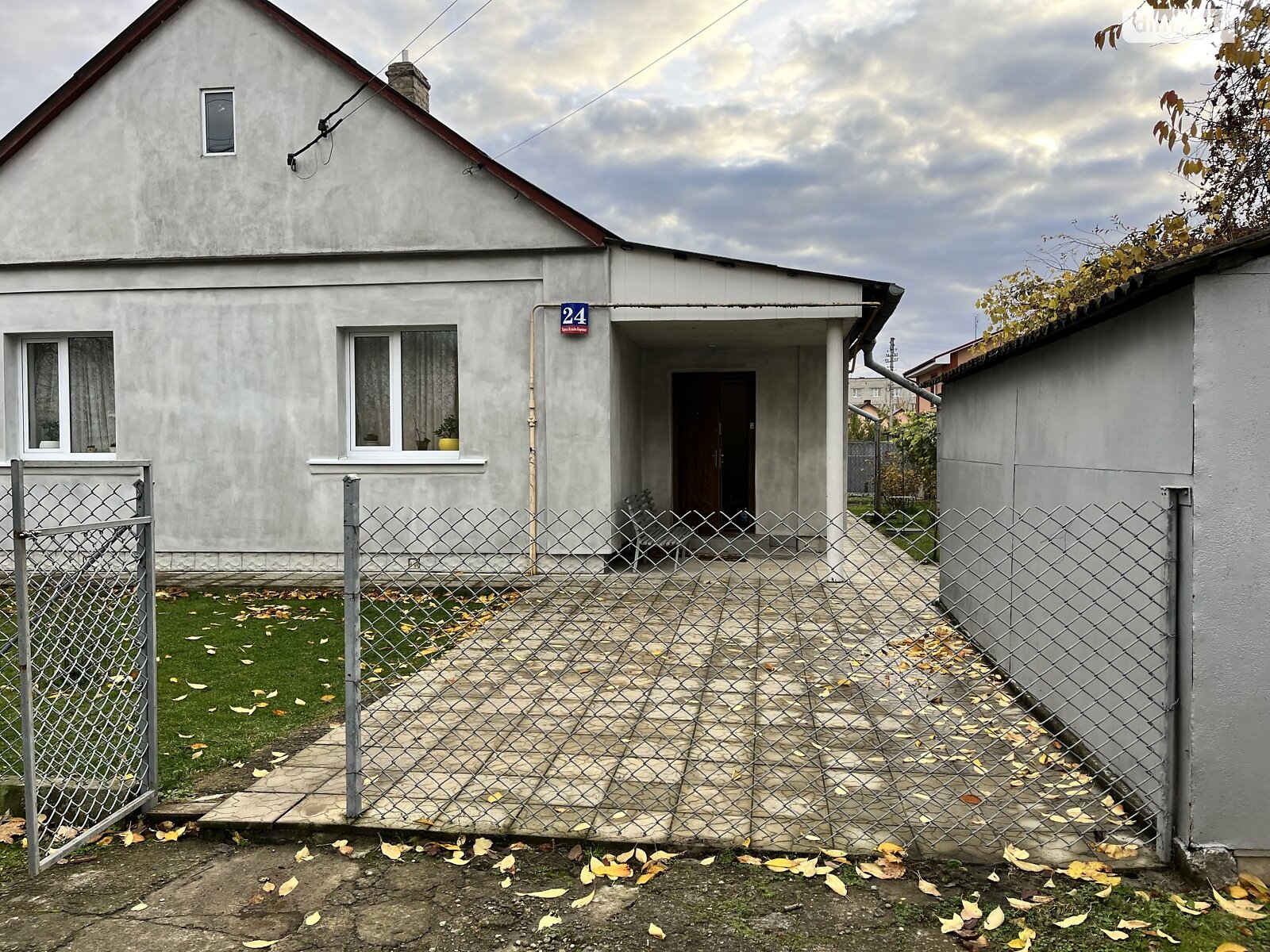 Продаж частини будинку в Луцьку, майдан Київський, район Центр, 2 кімнати фото 1