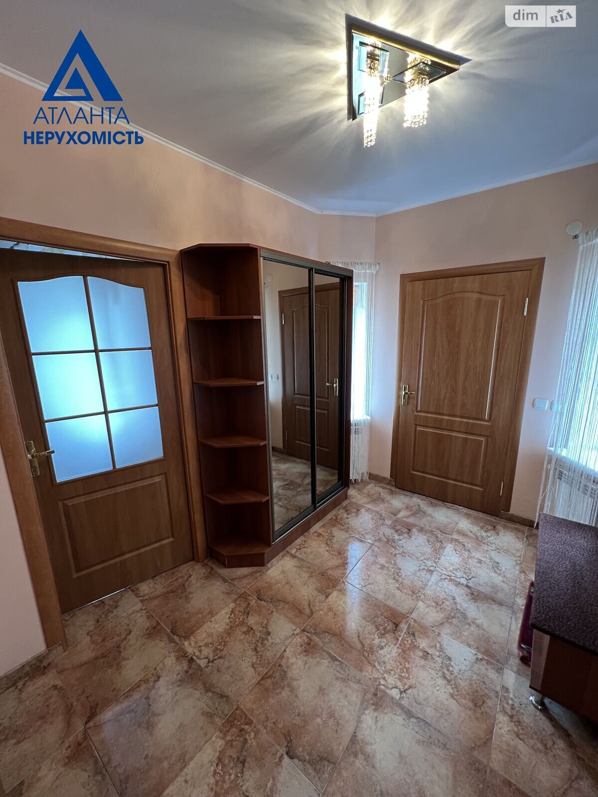 Продаж частини будинку в Луцьку, район Центр, 3 кімнати фото 1 Продаж частини будинку в Луцьку, район Центр, 3 кімнати фото 1