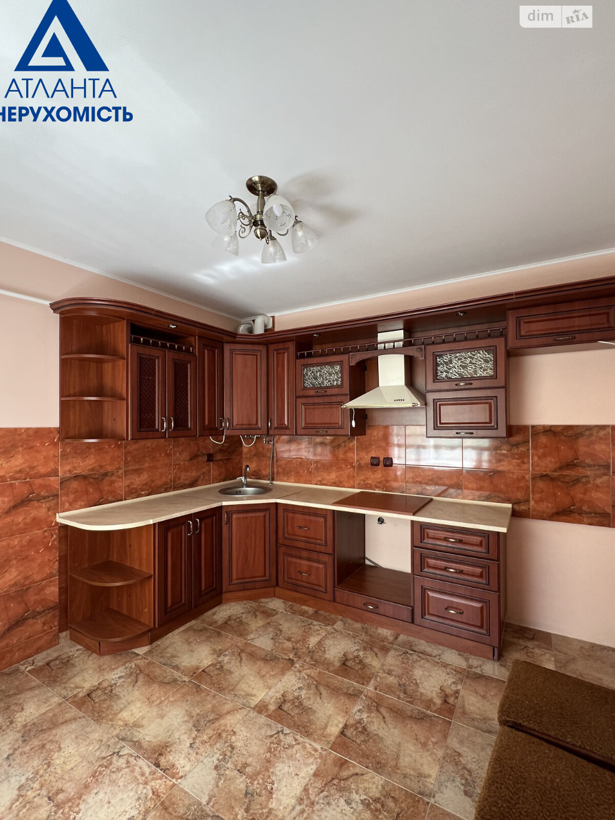 Продаж частини будинку в Луцьку, район Центр, 3 кімнати фото 1 Продаж частини будинку в Луцьку, район Центр, 3 кімнати фото 1
