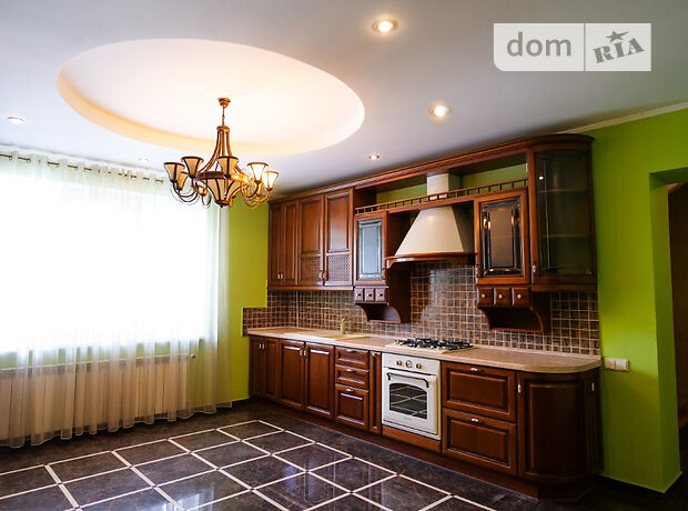 Продажа части дома в Луцке, улица Потапова, район Центр, 6 комнат фото 1 Продажа части дома в Луцке, улица Потапова, район Центр, 6 комнат фото 1