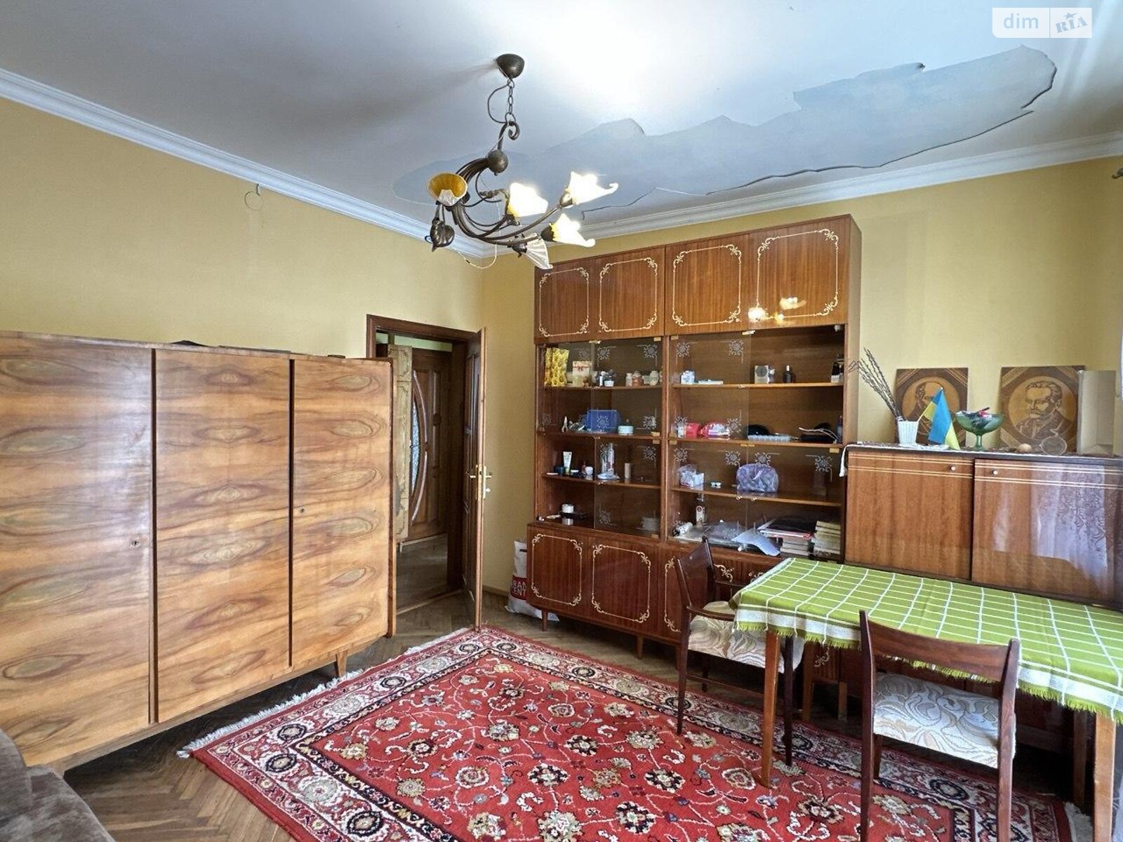 Продаж частини будинку в Львові, вулиця Чарнецького Єпископа 4, район Кайзервальд, 3 кімнати фото 1 Продаж частини будинку в Львові, вулиця Чарнецького Єпископа 4, район Кайзервальд, 3 кімнати фото 1
