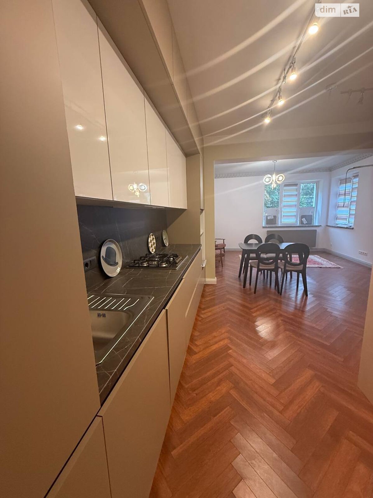 Продажа части дома в Львове, улица Дунайская 6, район Сыхов, 3 комнаты фото 1 Продажа части дома в Львове, улица Дунайская 6, район Сыхов, 3 комнаты фото 1