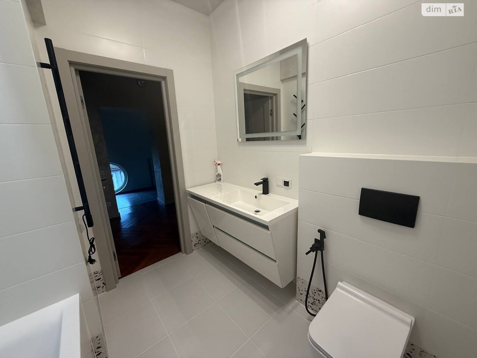 Продажа части дома в Львове, улица Дунайская 6, район Сыхов, 3 комнаты фото 1 Продажа части дома в Львове, улица Дунайская 6, район Сыхов, 3 комнаты фото 1