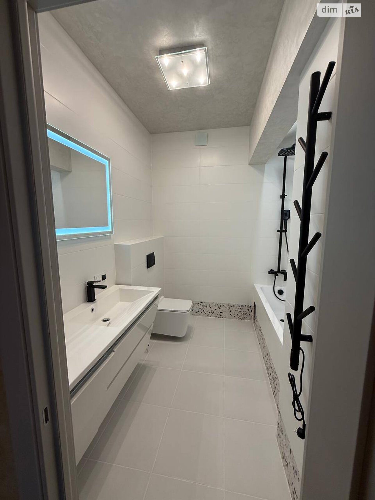 Продажа части дома в Львове, улица Дунайская 6, район Сыхов, 3 комнаты фото 1 Продажа части дома в Львове, улица Дунайская 6, район Сыхов, 3 комнаты фото 1