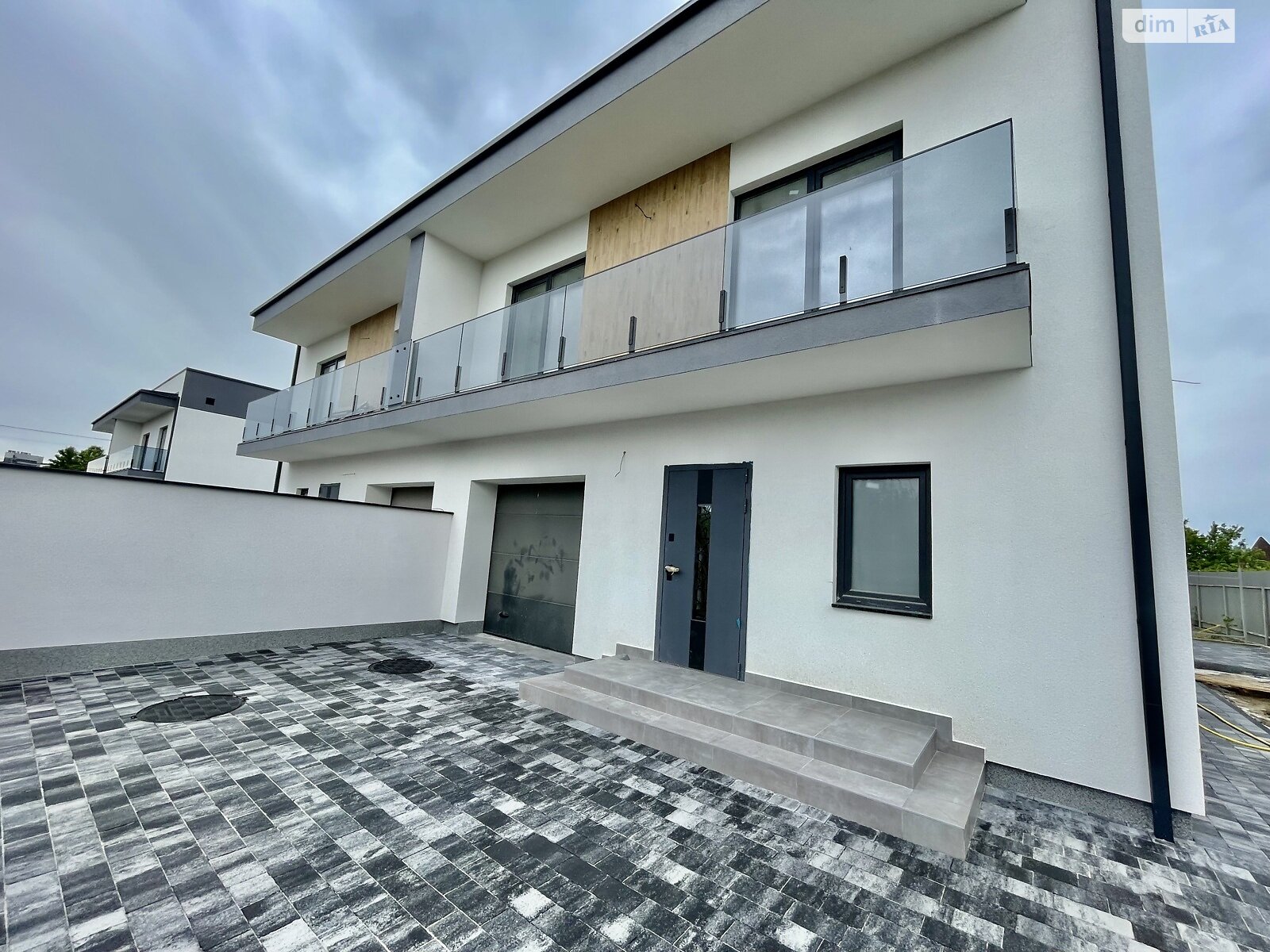 Продажа части дома в Минае, 4 комнаты фото 1 Продажа части дома в Минае, 4 комнаты фото 1