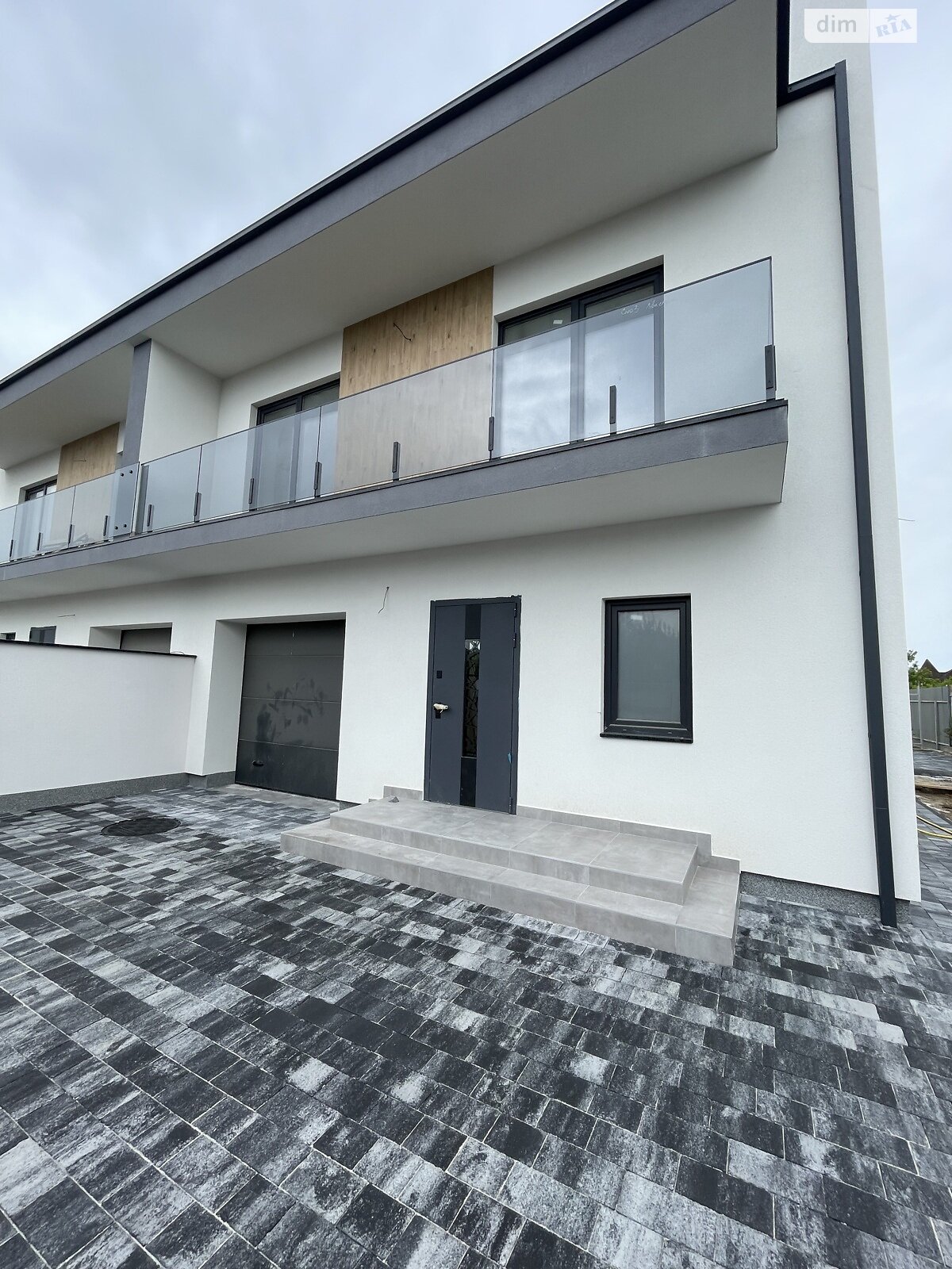 Продажа части дома в Минае, 4 комнаты фото 1 Продажа части дома в Минае, 4 комнаты фото 1