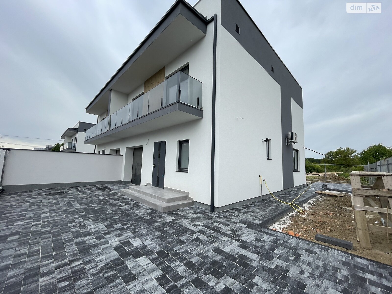 Продажа части дома в Минае, 4 комнаты фото 1 Продажа части дома в Минае, 4 комнаты фото 1
