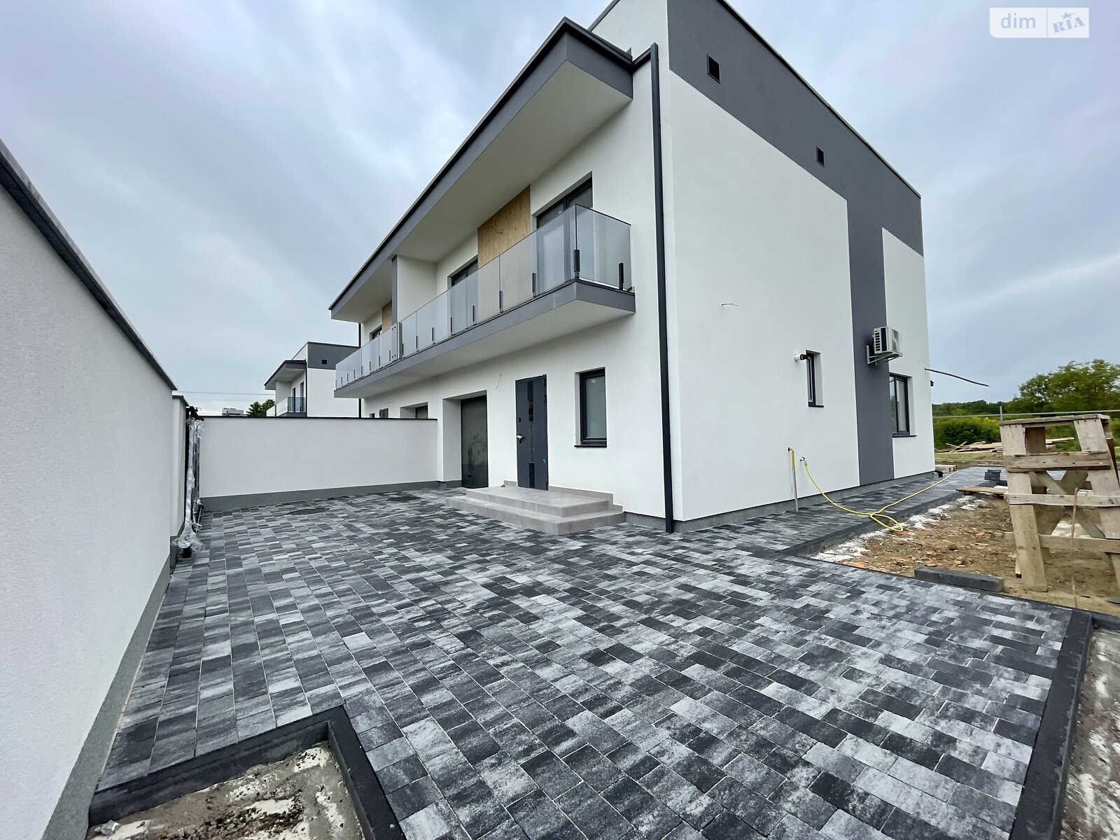 Продажа части дома в Минае, 4 комнаты фото 1 Продажа части дома в Минае, 4 комнаты фото 1