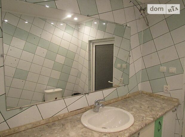 Продажа части дома в Николаеве, улица Адмирала Макарова (Центр), район Центральный, 6 комнат фото 1 Продажа части дома в Николаеве, улица Адмирала Макарова (Центр), район Центральный, 6 комнат фото 1