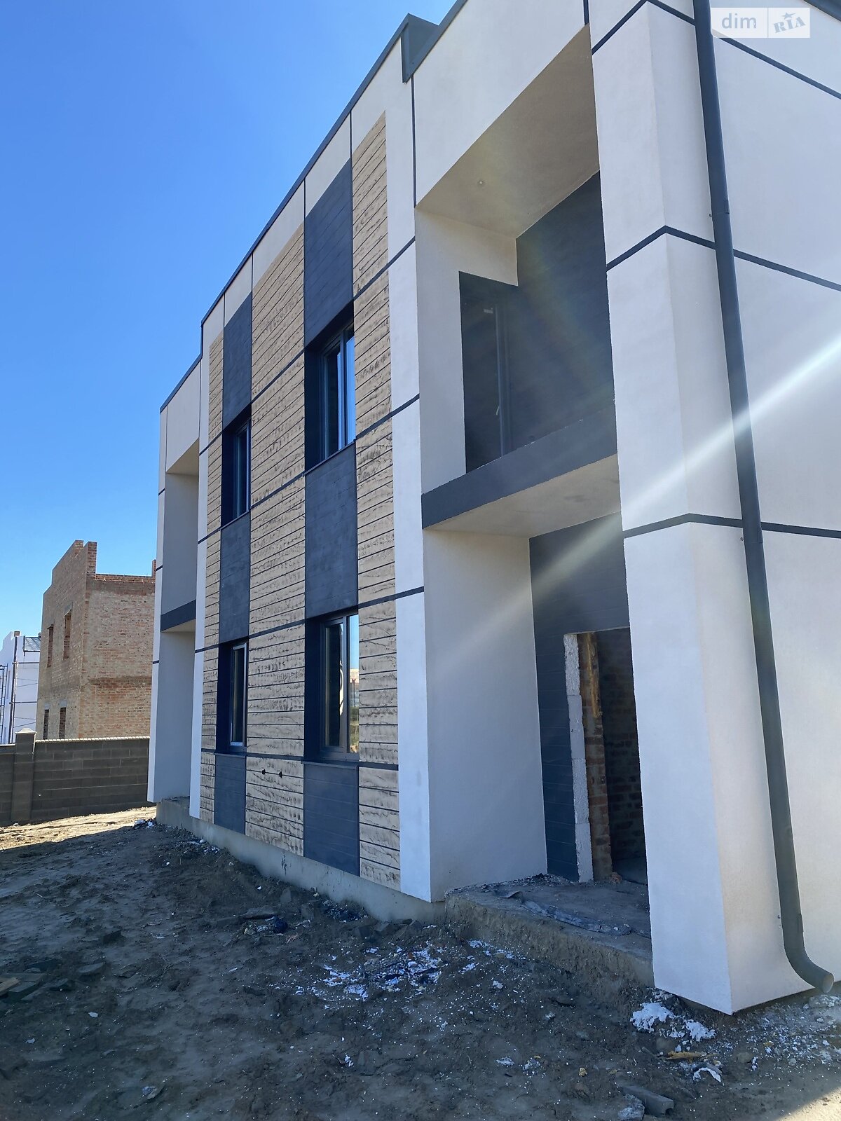 Продажа части дома в Ровно, улица Кулика и Гудачека (Макарова), район Авторынок, 4 комнаты фото 1 Продажа части дома в Ровно, улица Кулика и Гудачека (Макарова), район Авторынок, 4 комнаты фото 1