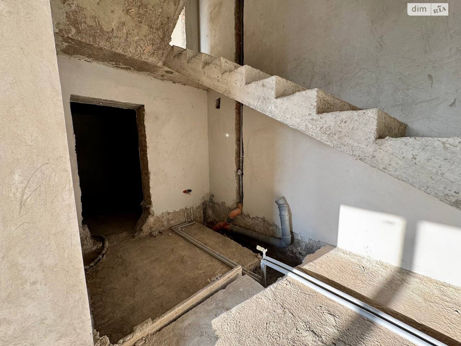 Продажа части дома в Ровно, район Автовокзал, 3 комнаты фото 1 Продажа части дома в Ровно, район Автовокзал, 3 комнаты фото 1