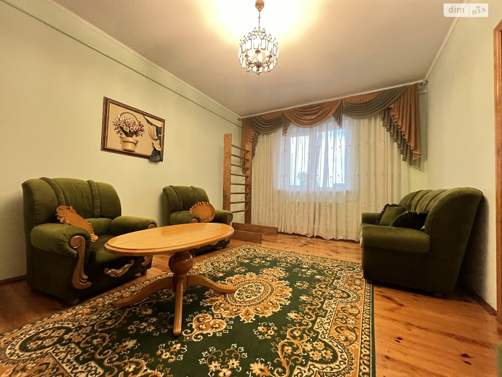 Продаж частини будинку в Рівному, вулиця Красильникова, район Басів Кут, 6 кімнат фото 1