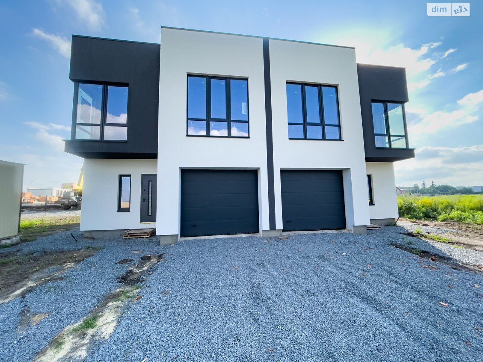 Продажа части дома в Ровно, улица Фабричная, район Ленокомбинат, 4 комнаты фото 1 Продажа части дома в Ровно, улица Фабричная, район Ленокомбинат, 4 комнаты фото 1