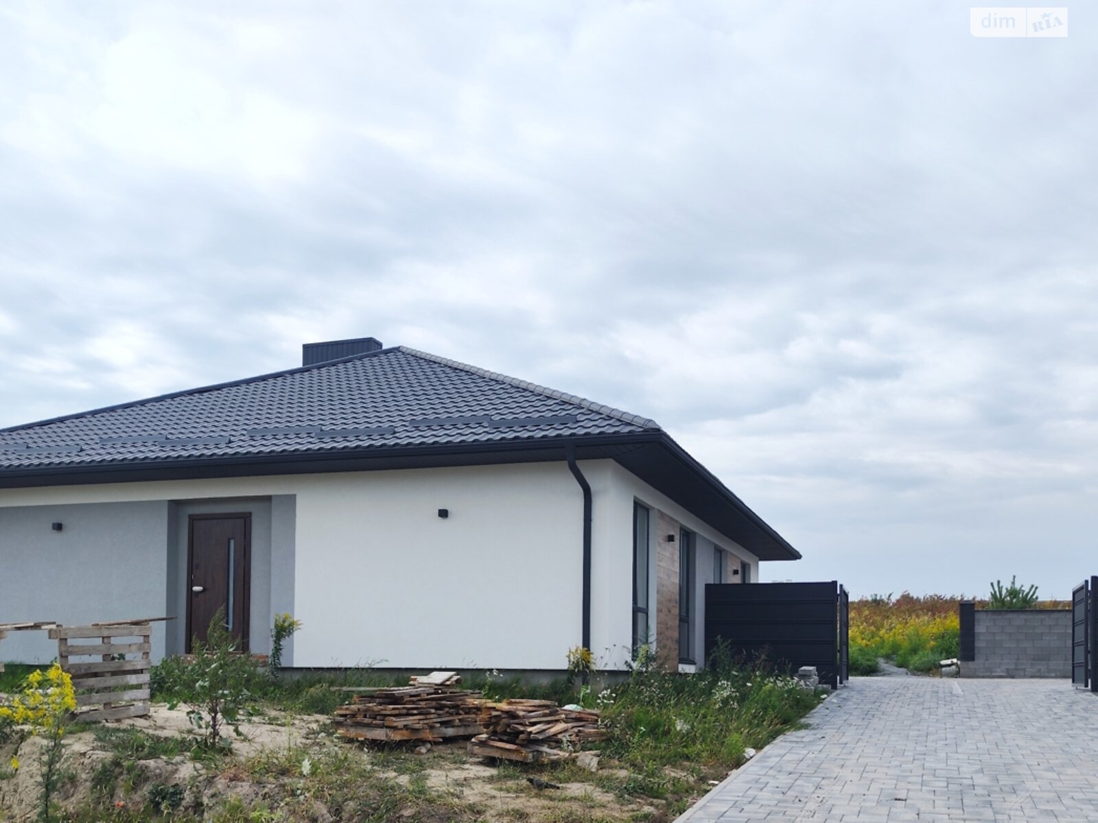 Продажа части дома в Ровно, улица Успешная, район Ленокомбинат, 3 комнаты фото 1 Продажа части дома в Ровно, улица Успешная, район Ленокомбинат, 3 комнаты фото 1