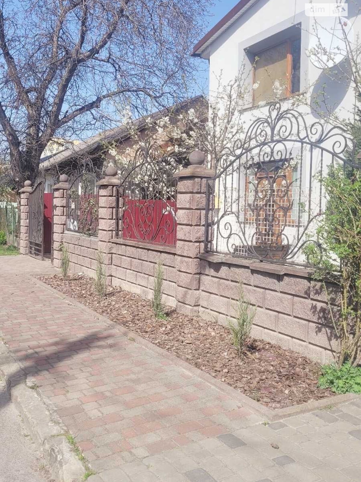 Продаж частини будинку в Рівному, вулиця Центральної Ради (Карбишева), район Мелроуз, 5 кімнат фото 1 Продаж частини будинку в Рівному, вулиця Центральної Ради (Карбишева), район Мелроуз, 5 кімнат фото 1