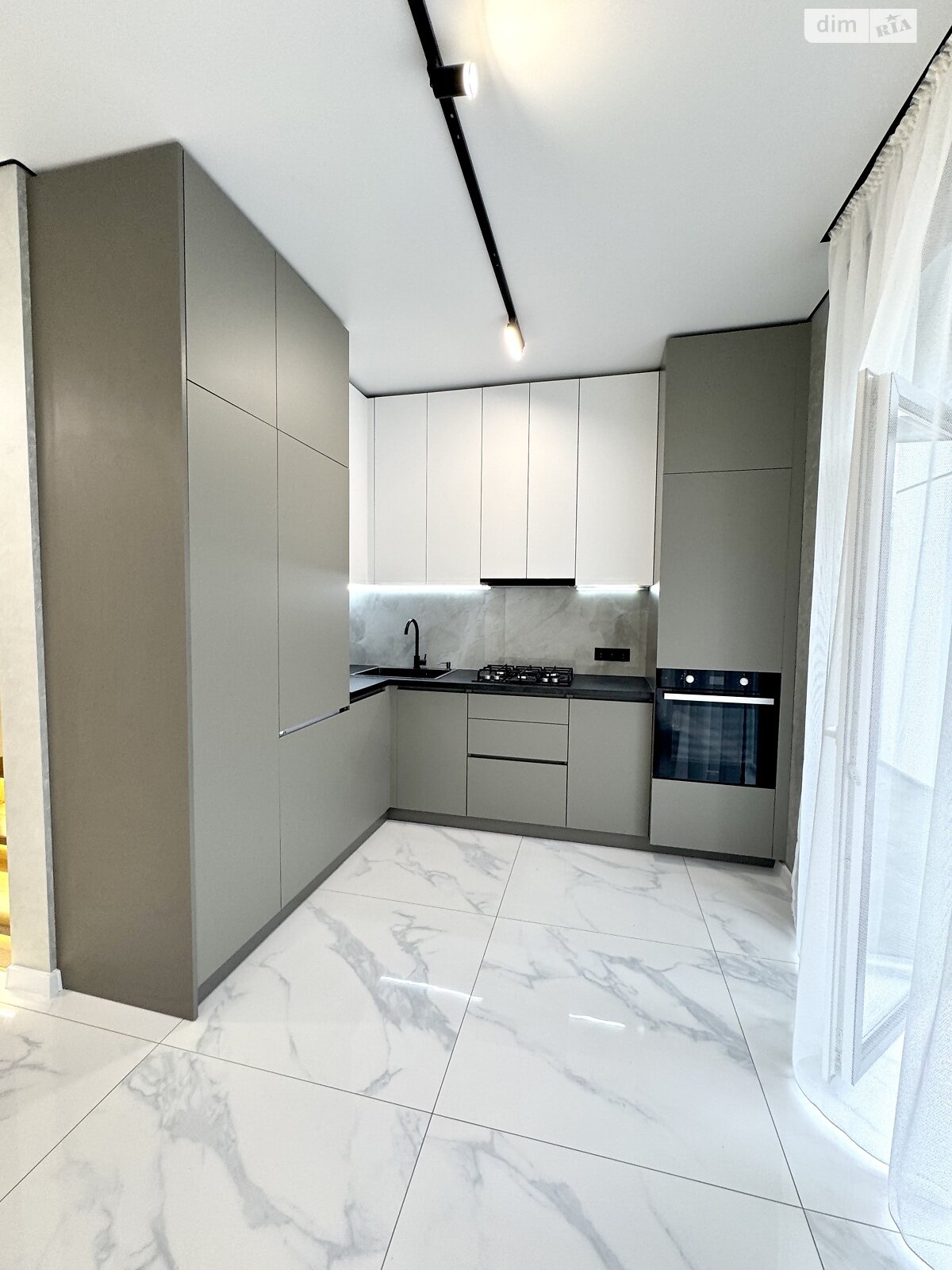 Продаж частини будинку в Рівному, вулиця Ярослава Стецько, район Щасливе, 3 кімнати фото 1