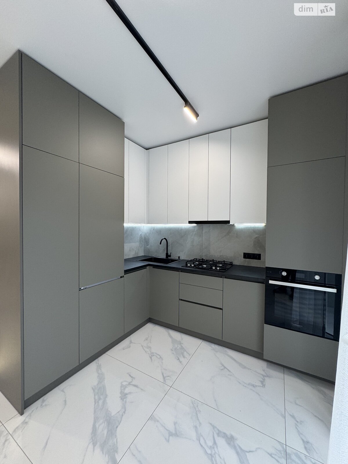 Продаж частини будинку в Рівному, вулиця Ярослава Стецько, район Щасливе, 3 кімнати фото 1