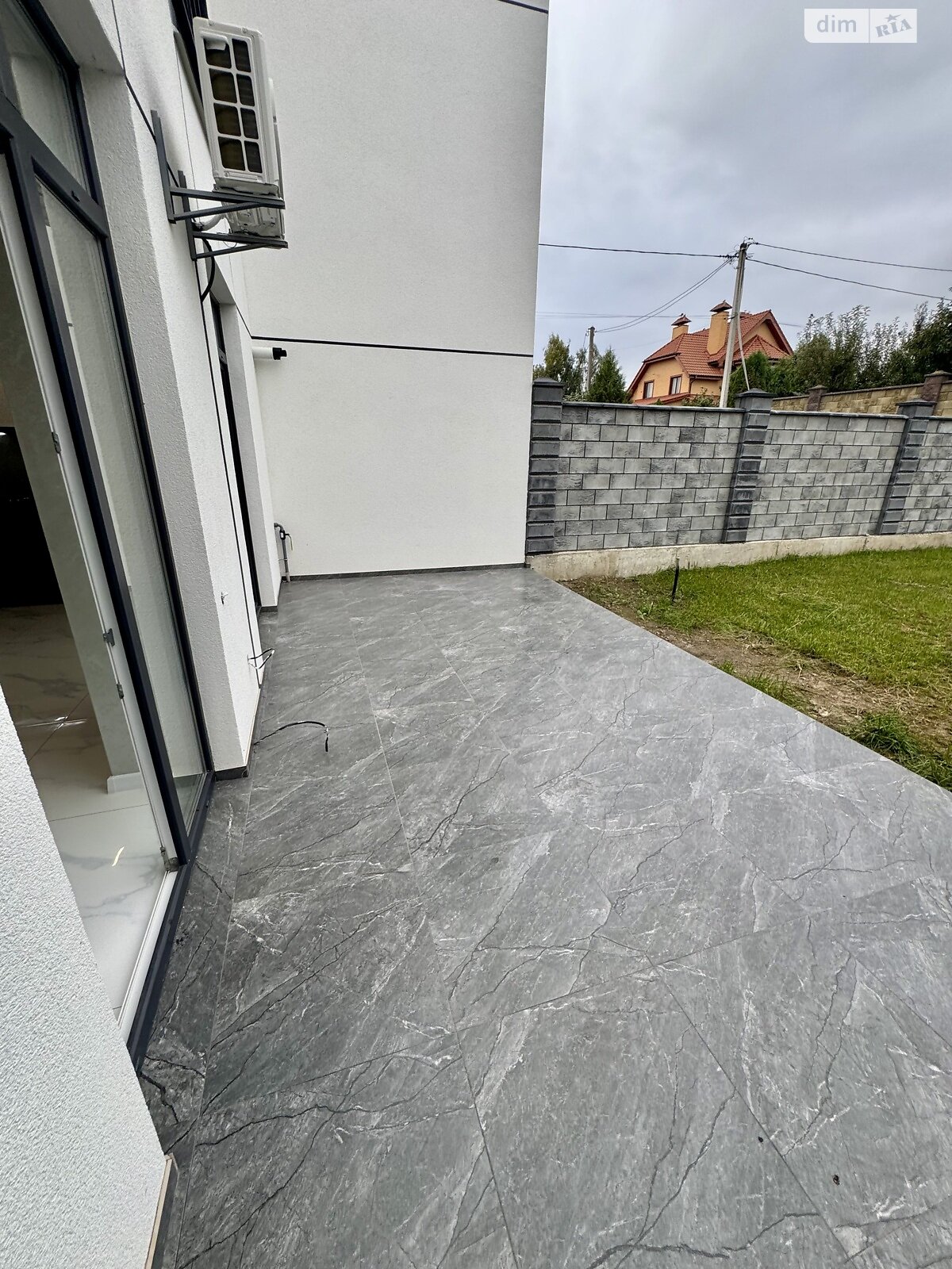 Продаж частини будинку в Рівному, вулиця Ярослава Стецько, район Щасливе, 3 кімнати фото 1
