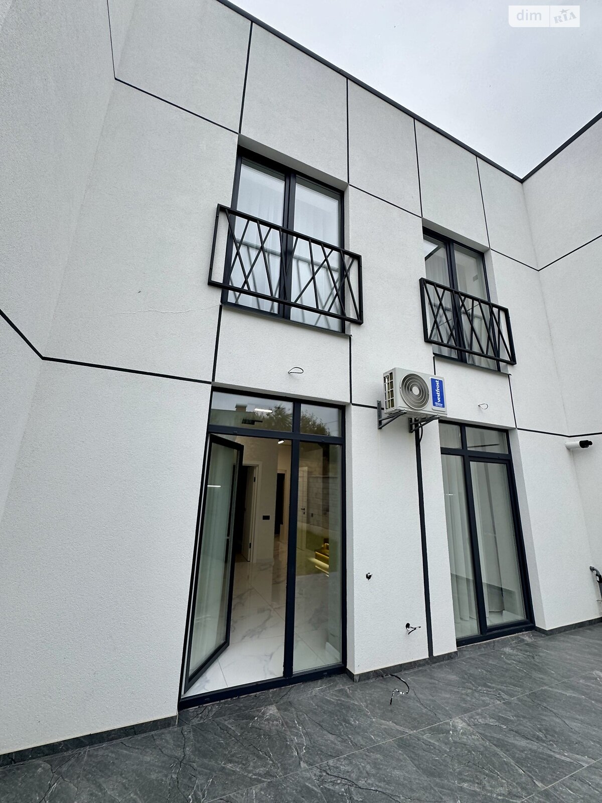 Продаж частини будинку в Рівному, вулиця Ярослава Стецько, район Щасливе, 3 кімнати фото 1