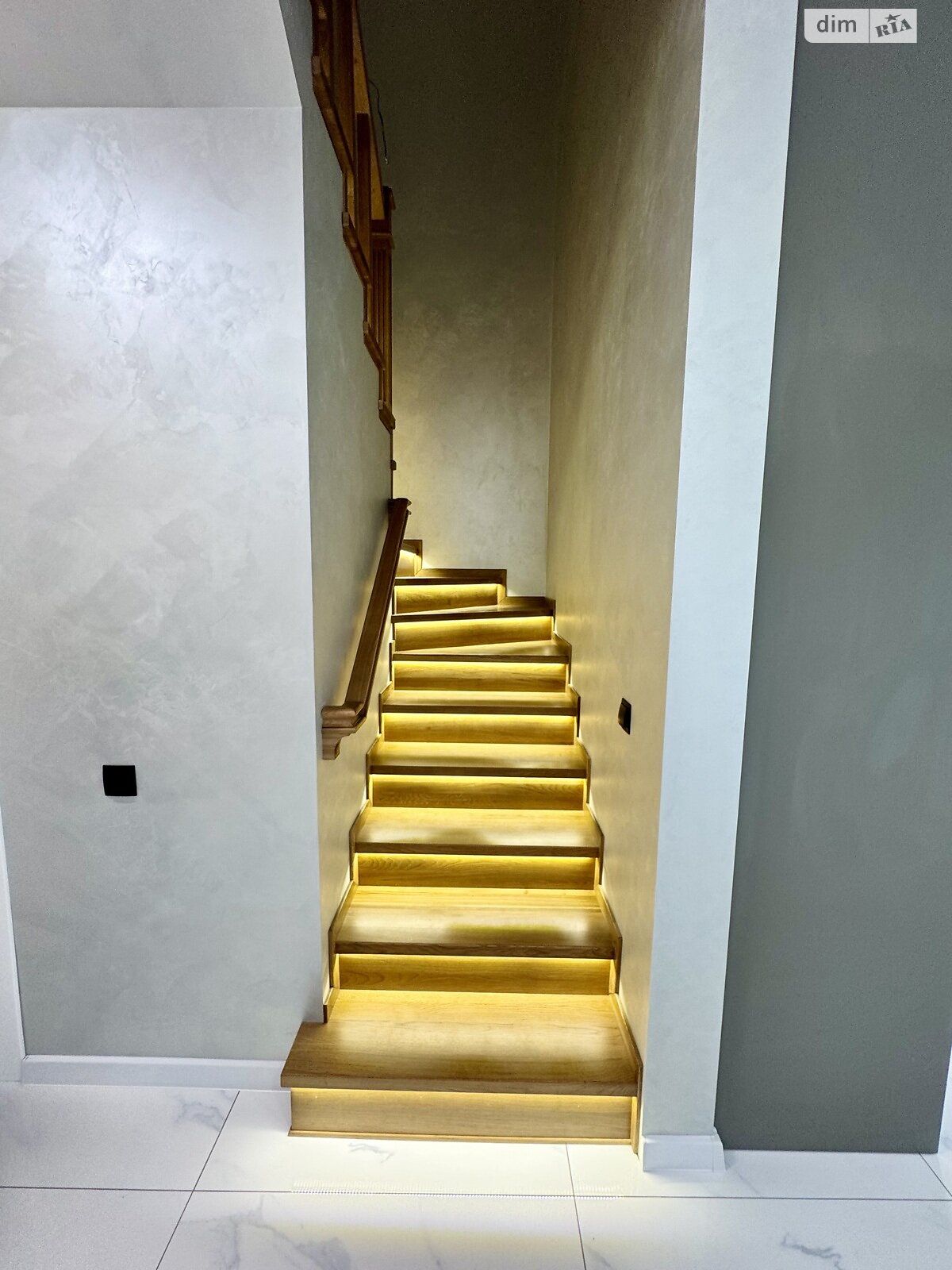 Продаж частини будинку в Рівному, вулиця Ярослава Стецько, район Щасливе, 3 кімнати фото 1