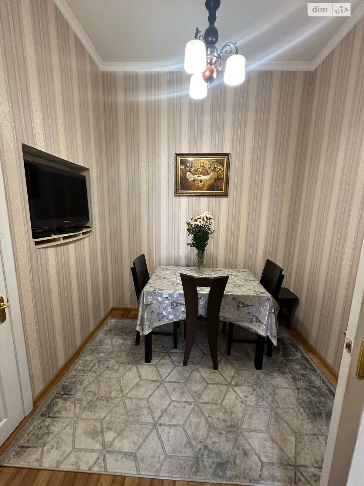 Продаж частини будинку в Рівному, район Центр, 2 кімнати фото 1 Продаж частини будинку в Рівному, район Центр, 2 кімнати фото 1
