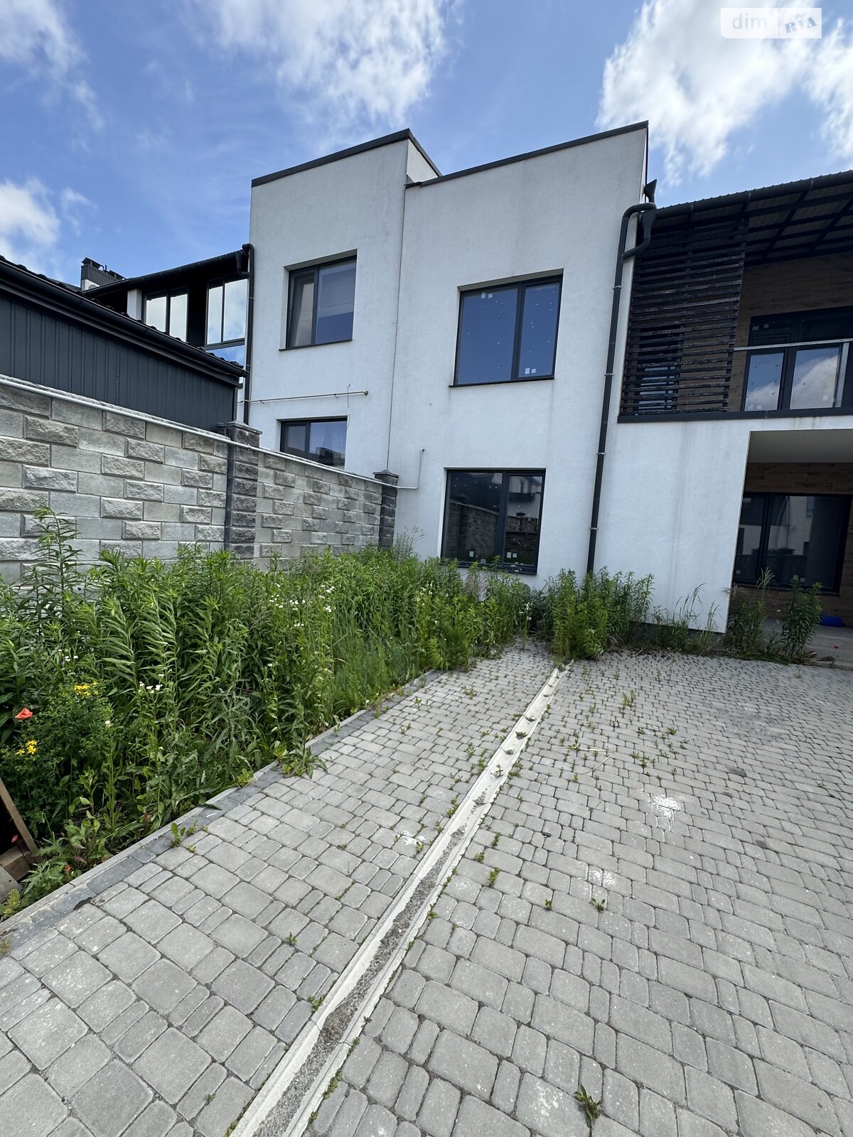 Продажа части дома в Ровно, улица Героев Крут 5, район Южный, 3 комнаты фото 1 Продажа части дома в Ровно, улица Героев Крут 5, район Южный, 3 комнаты фото 1
