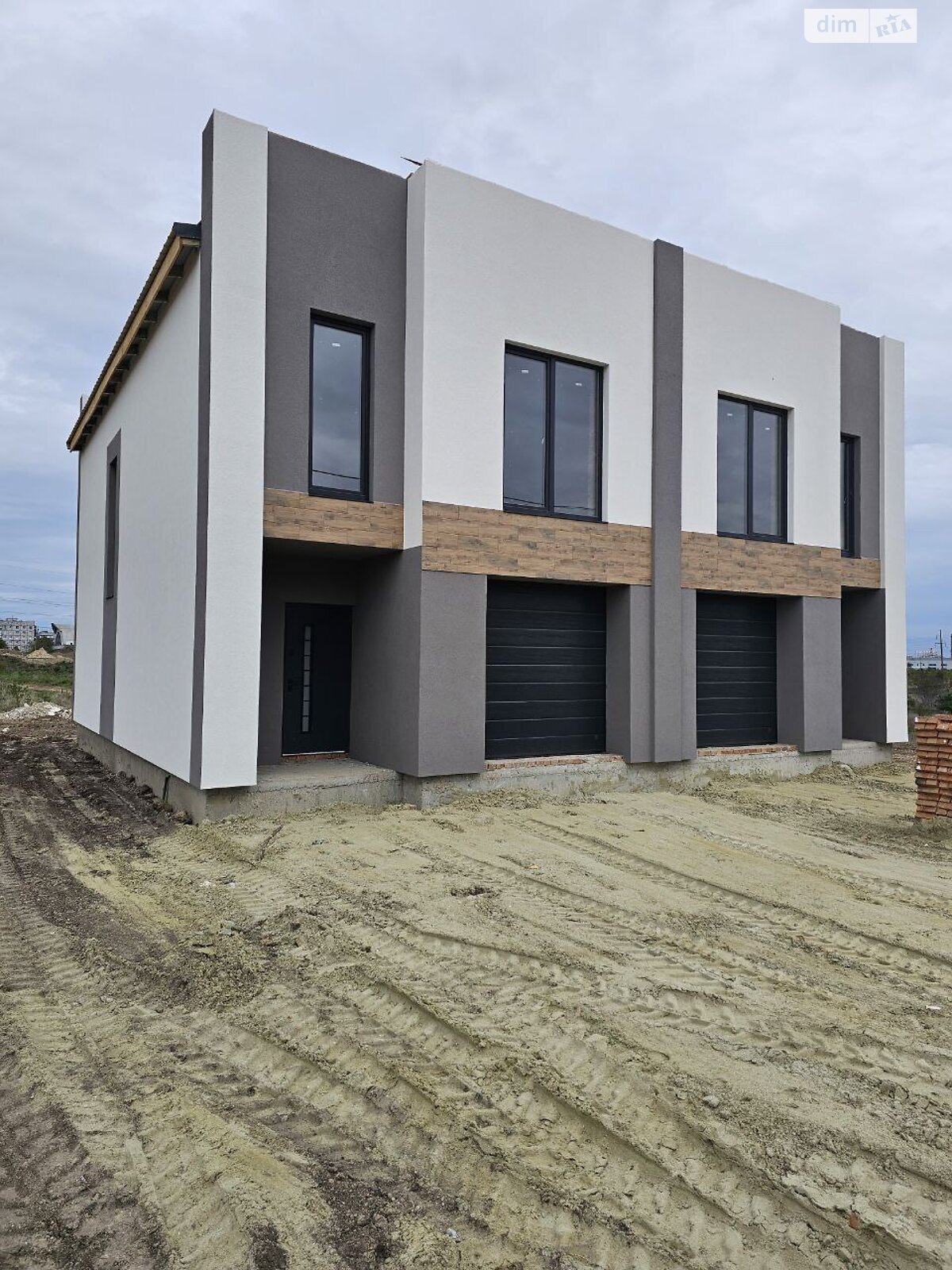 Продажа части дома в Ровно, массив Макарова, район Ювилейный, 3 комнаты фото 1 Продажа части дома в Ровно, массив Макарова, район Ювилейный, 3 комнаты фото 1
