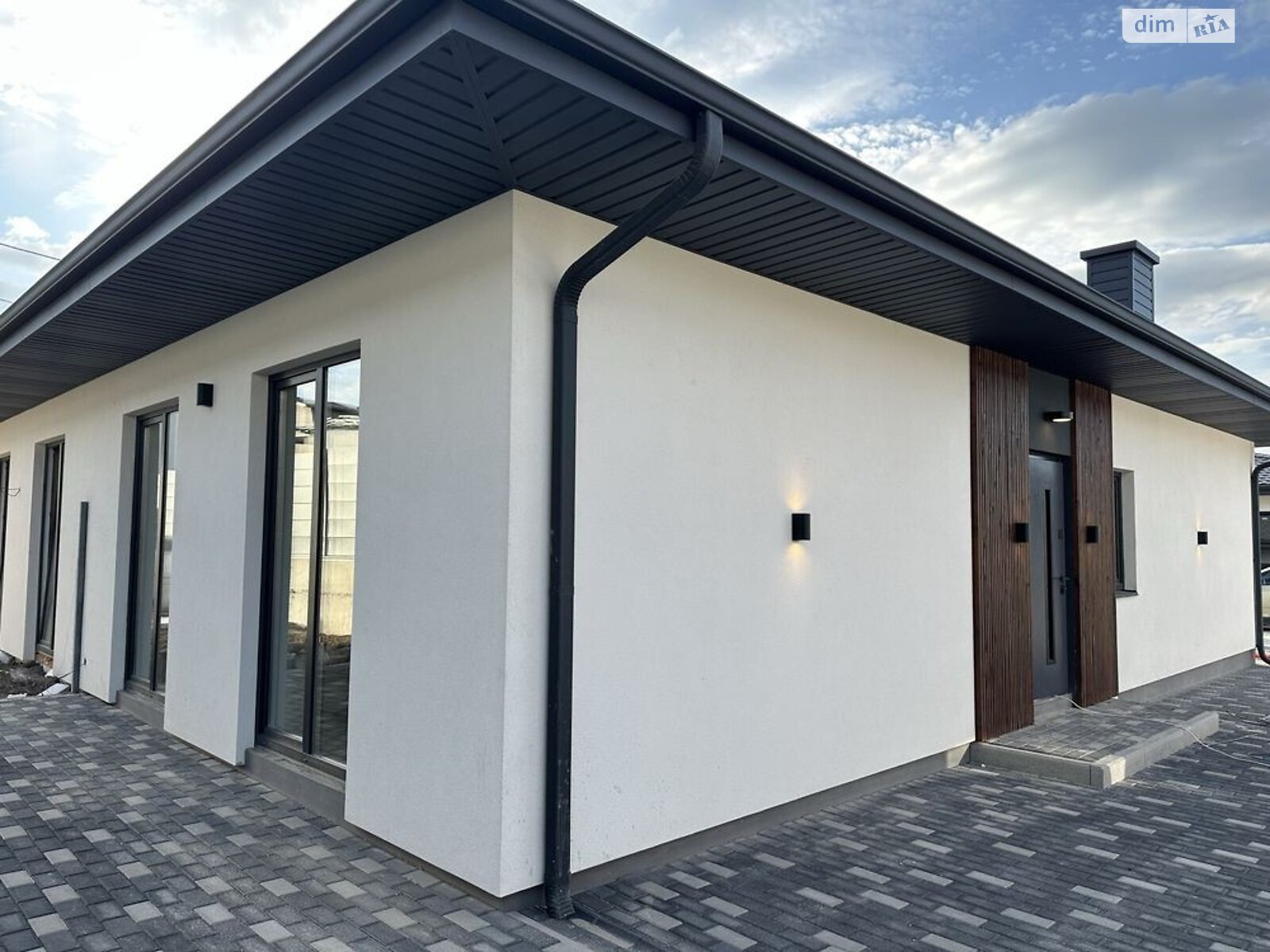 Продаж частини будинку в Рівному, масив Макарова, район Ювілейний, 3 кімнати фото 1 Продаж частини будинку в Рівному, масив Макарова, район Ювілейний, 3 кімнати фото 1