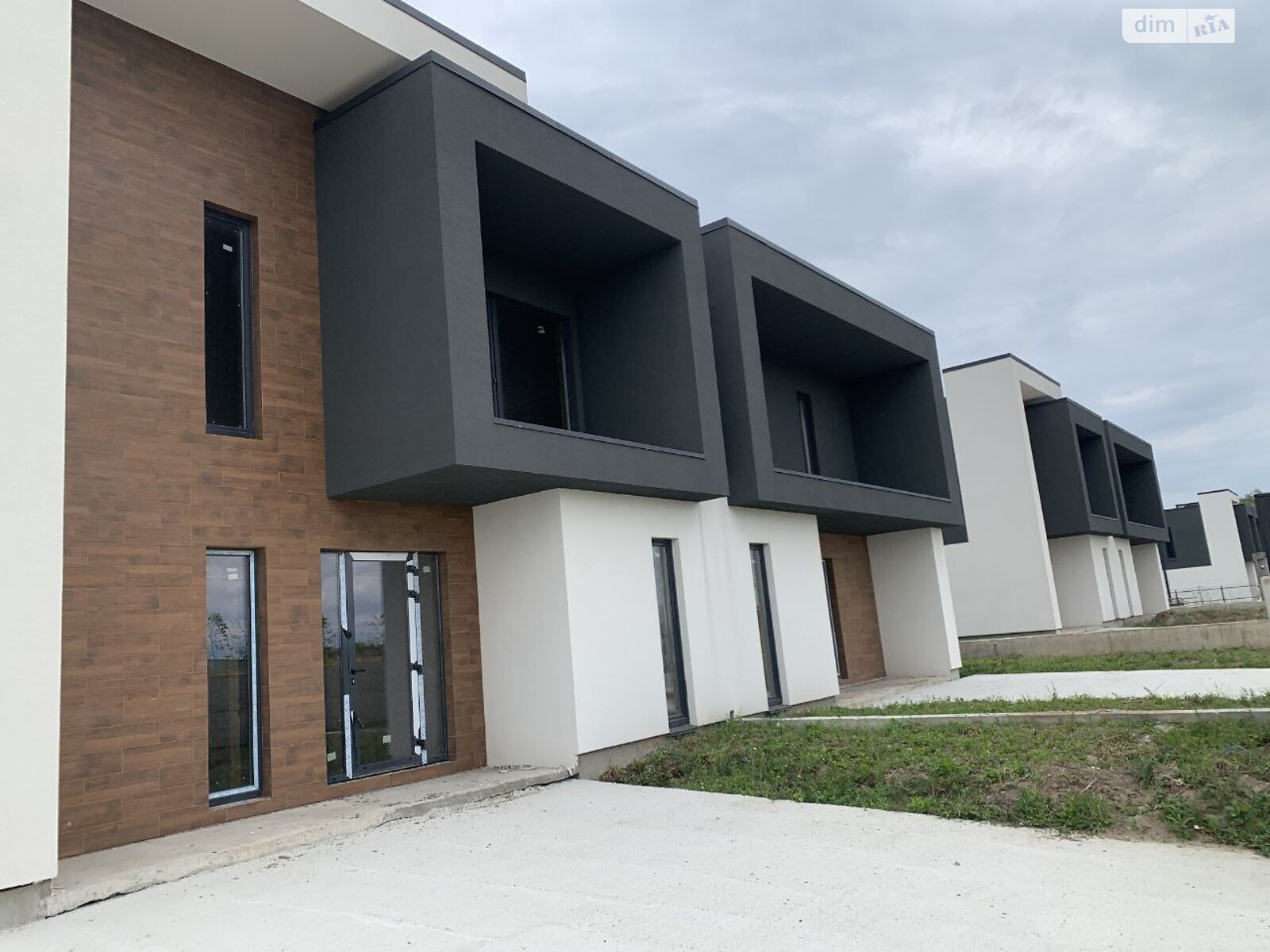 Продаж частини будинку в Рівному, район Зоопарк, 5 кімнат фото 1 Продаж частини будинку в Рівному, район Зоопарк, 5 кімнат фото 1