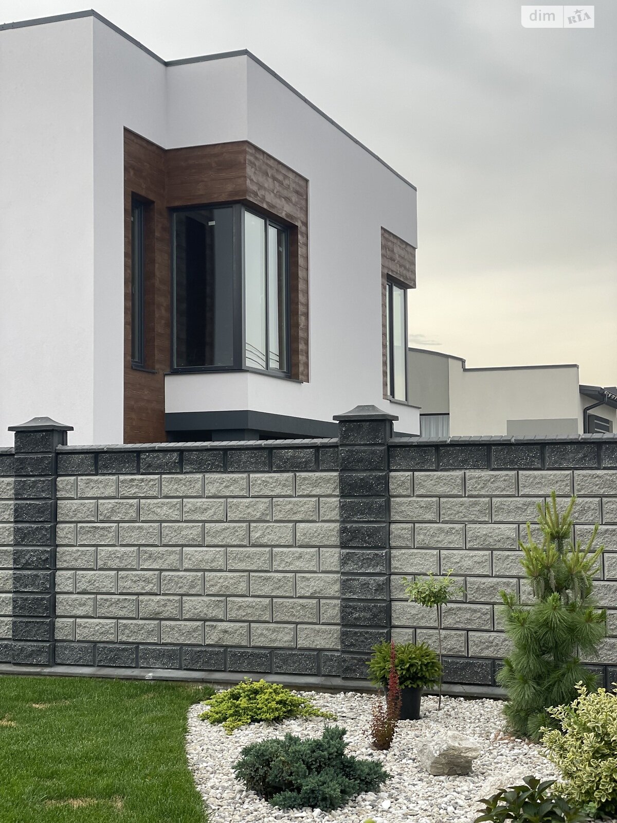 Продажа части дома в Ровно, массив Звездный, 3 комнаты фото 1 Продажа части дома в Ровно, массив Звездный, 3 комнаты фото 1