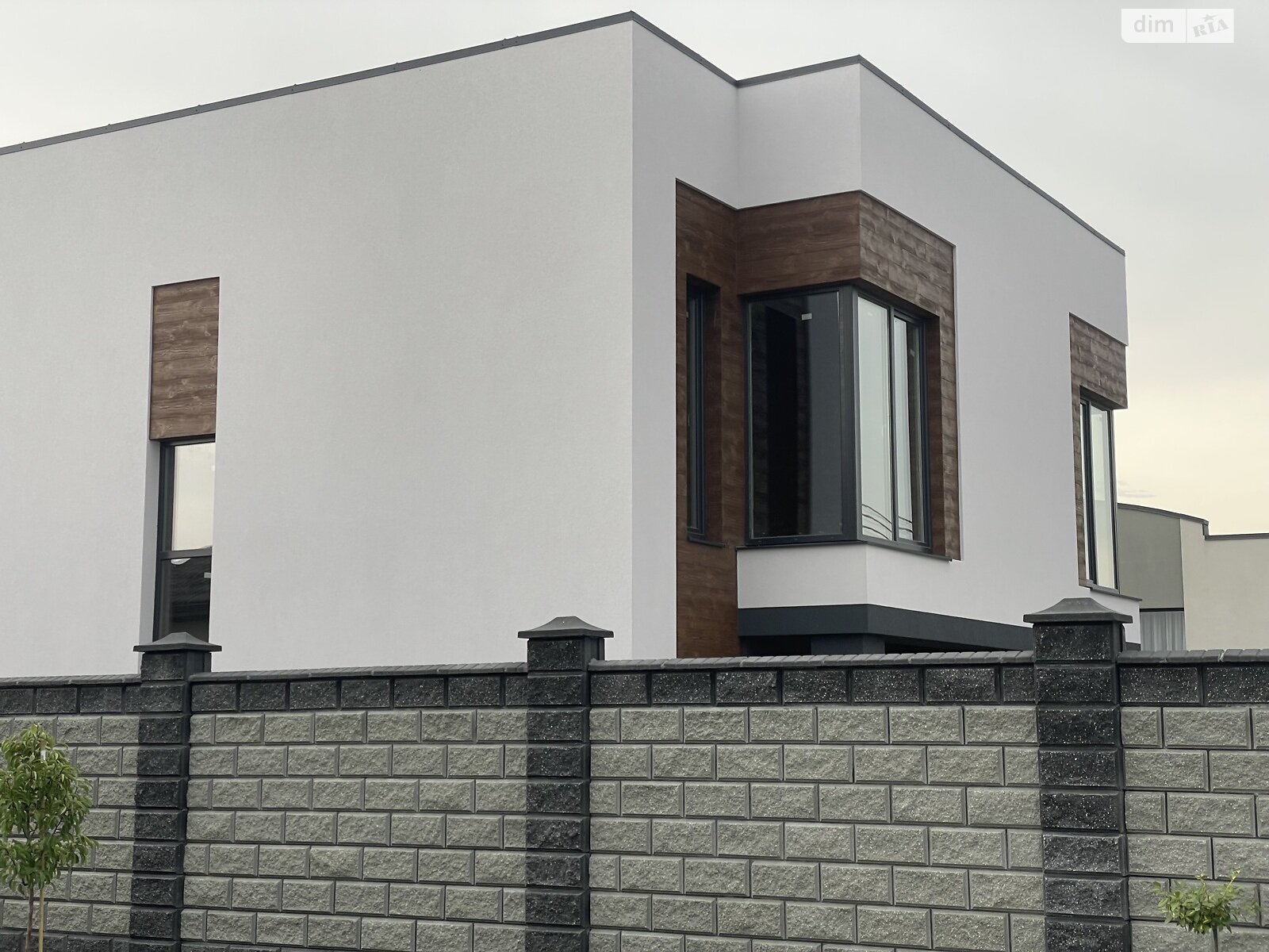Продажа части дома в Ровно, массив Звездный, 3 комнаты фото 1 Продажа части дома в Ровно, массив Звездный, 3 комнаты фото 1