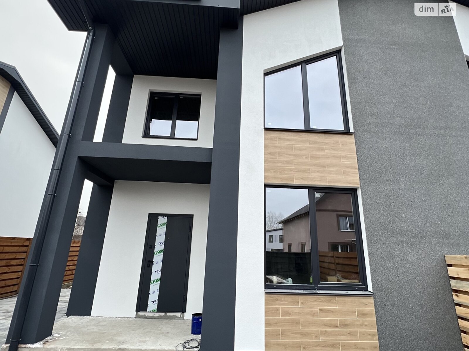 Продажа части дома в Стоянке, 4 комнаты фото 1 Продажа части дома в Стоянке, 4 комнаты фото 1