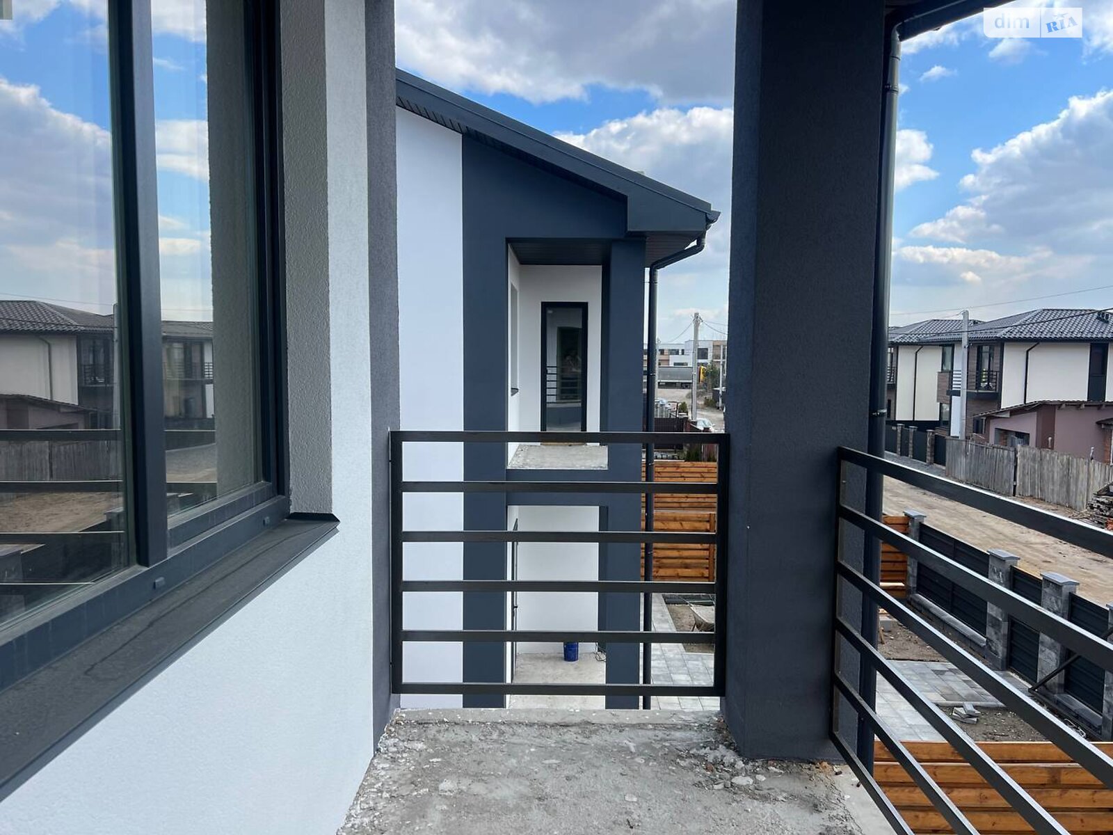 Продажа части дома в Стоянке, 4 комнаты фото 1 Продажа части дома в Стоянке, 4 комнаты фото 1