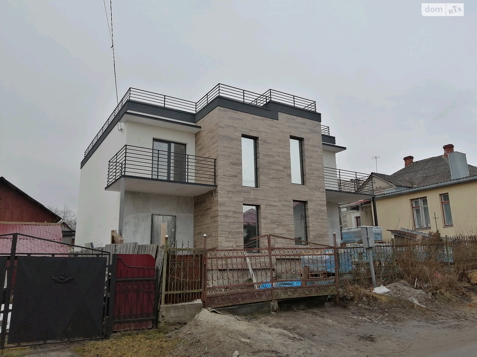 Продаж частини будинку в Тернополі, вулиця Безкоровайного, район Старий парк, 3 кімнати фото 1 Продаж частини будинку в Тернополі, вулиця Безкоровайного, район Старий парк, 3 кімнати фото 1