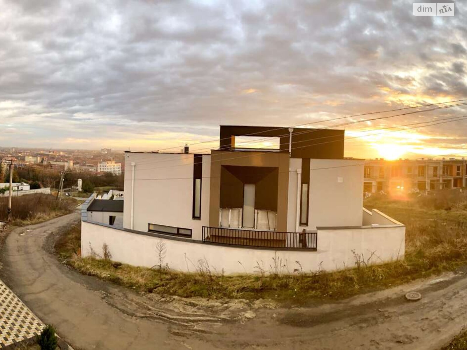 Продаж частини будинку в Ужгороді, район Центр, 4 кімнати фото 1 Продаж частини будинку в Ужгороді, район Центр, 4 кімнати фото 1