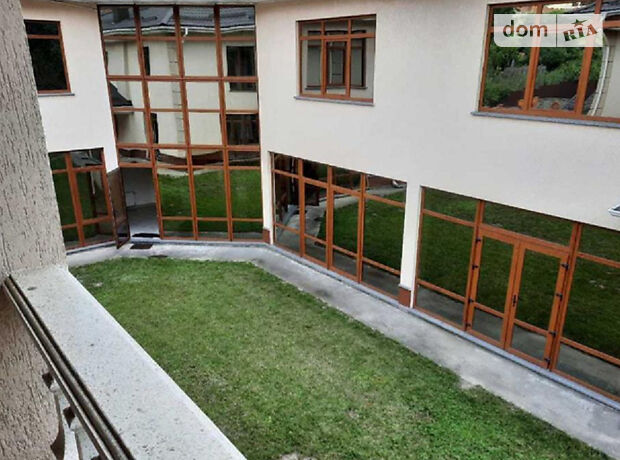 Продаж частини будинку в селі Іванковичі, счастливая, 8 кімнат фото 1 Продаж частини будинку в селі Іванковичі, счастливая, 8 кімнат фото 1