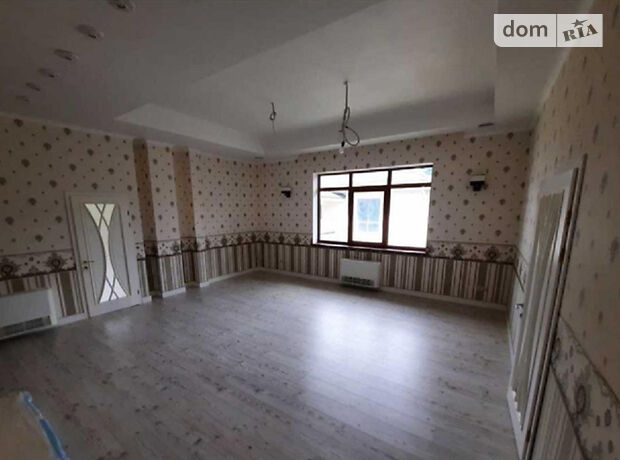 Продаж частини будинку в селі Іванковичі, счастливая, 8 кімнат фото 1 Продаж частини будинку в селі Іванковичі, счастливая, 8 кімнат фото 1