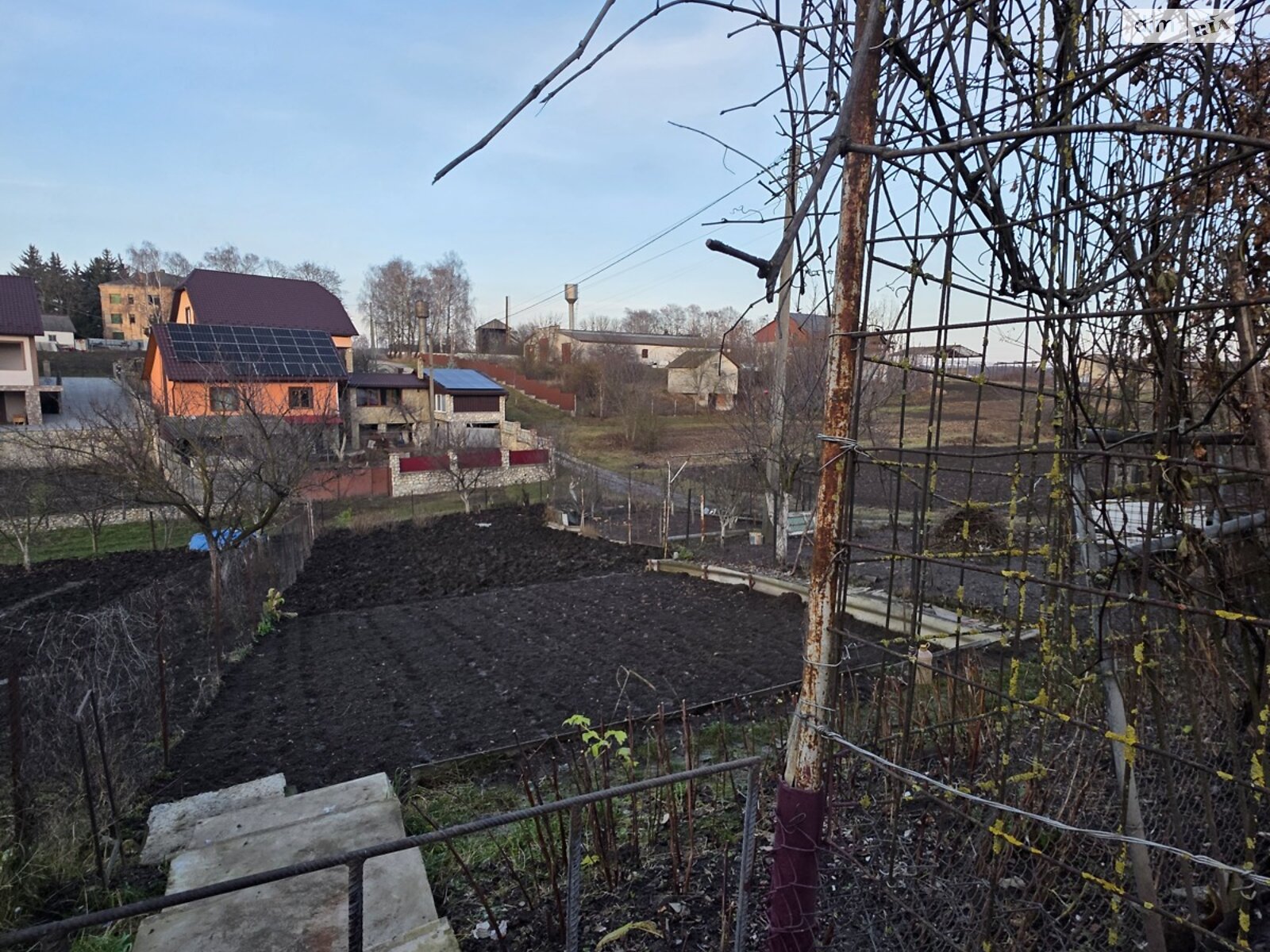 Продажа части дома в Великой Березовице, улица Весенняя, район Кемпинг, 3 комнаты фото 1 Продажа части дома в Великой Березовице, улица Весенняя, район Кемпинг, 3 комнаты фото 1