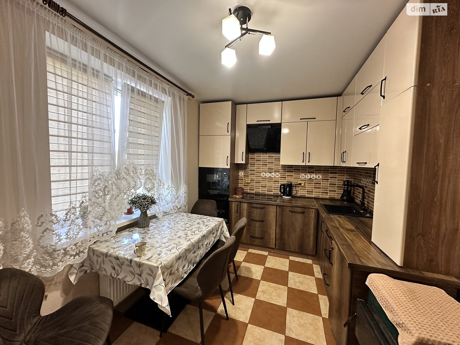 Продаж частини будинку в Вінниці, район Старе місто, 3 кімнати фото 1 Продаж частини будинку в Вінниці, район Старе місто, 3 кімнати фото 1