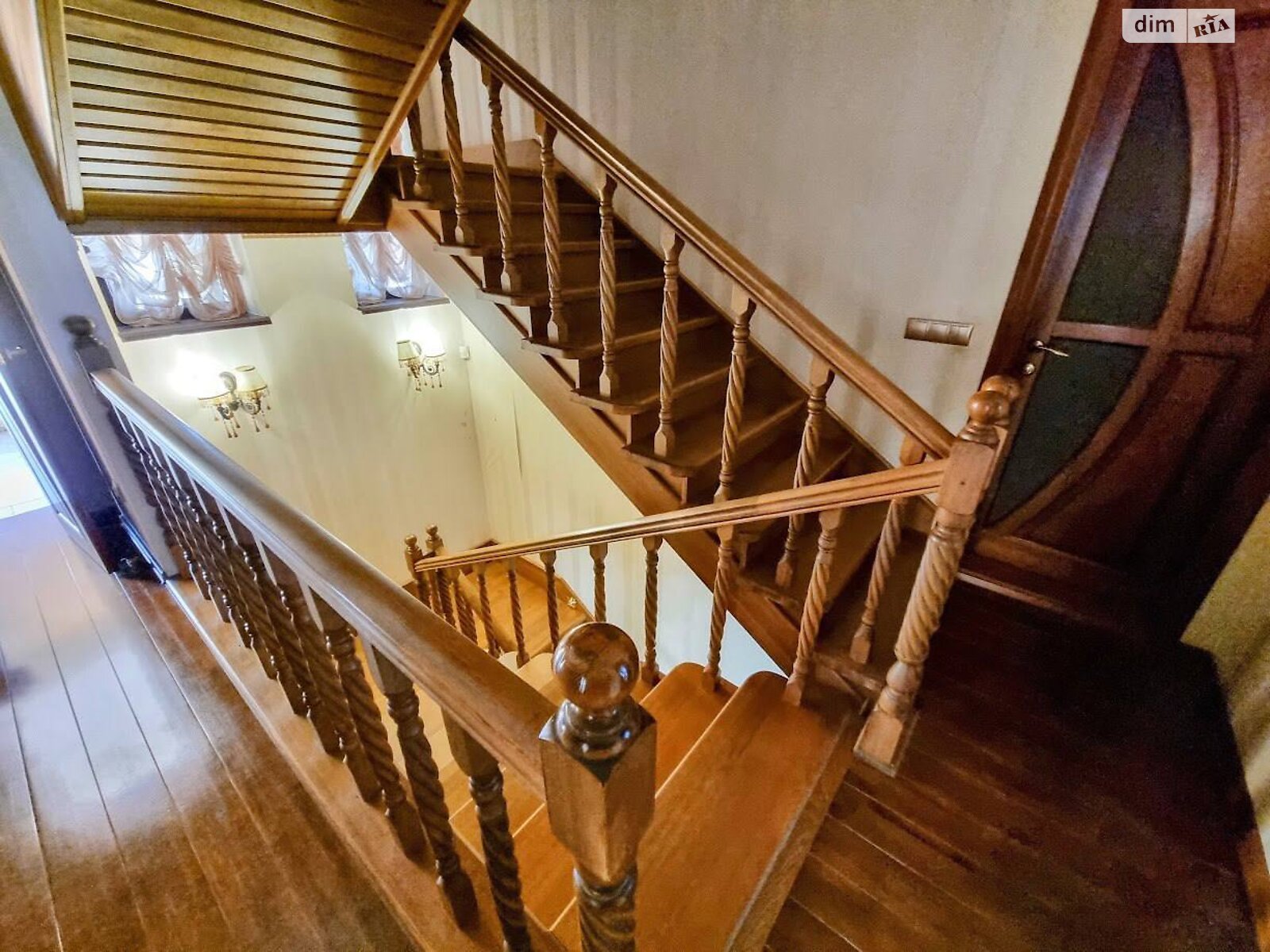 триповерховий будинок бесідка, 266.8 кв. м, цегла. Продаж у Агрономічному фото 1 триповерховий будинок бесідка, 266.8 кв. м, цегла. Продаж у Агрономічному фото 1