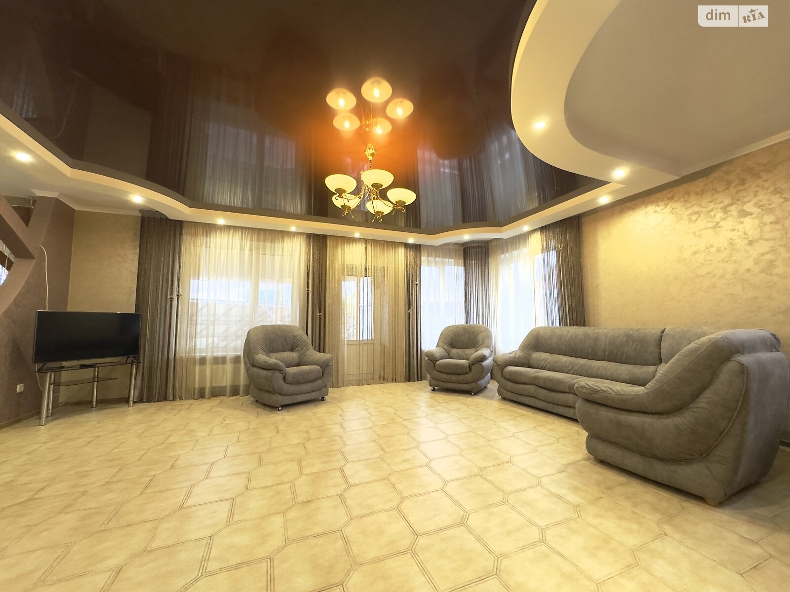 триповерховий будинок з гаражем, 250 кв. м, кирпич. Продаж в Вінниці, район Пирогово фото 1