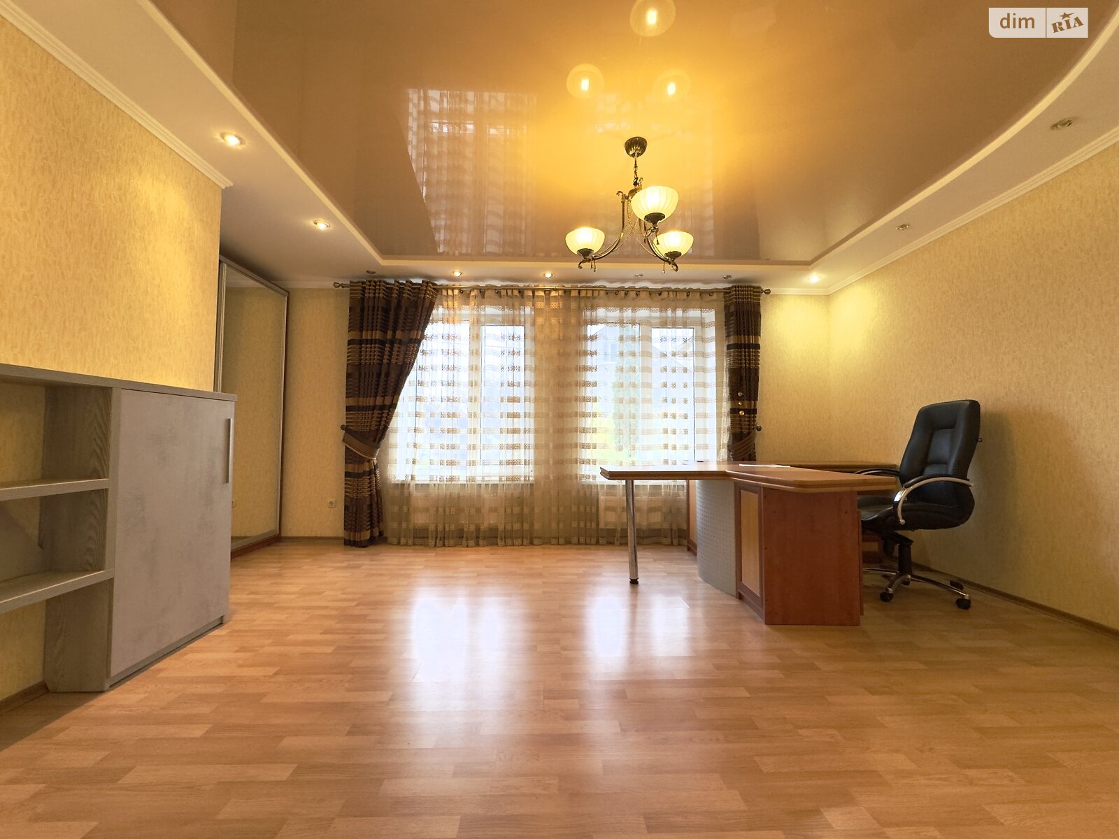 триповерховий будинок з гаражем, 250 кв. м, кирпич. Продаж в Вінниці, район Пирогово фото 1