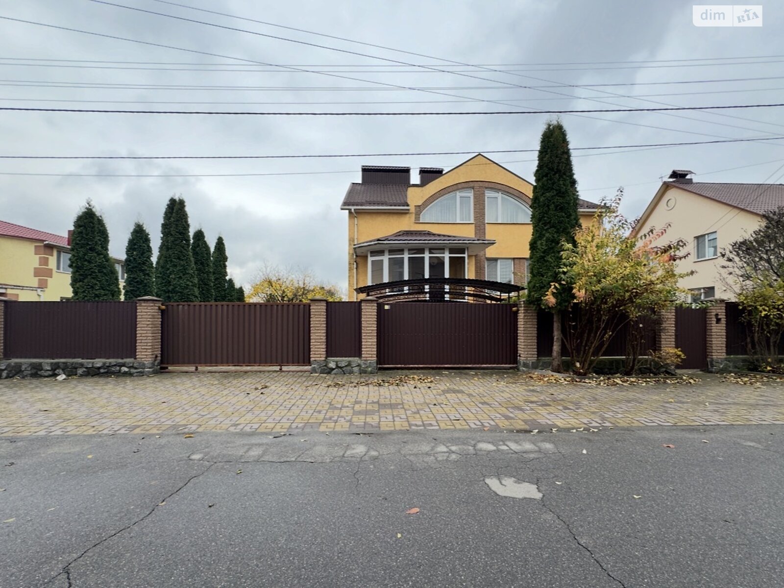 триповерховий будинок з гаражем, 250 кв. м, кирпич. Продаж в Вінниці, район Пирогово фото 1