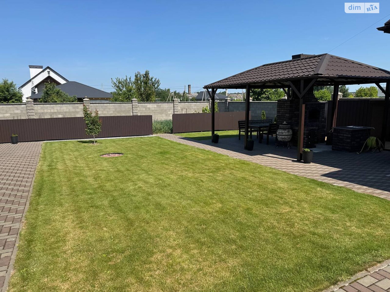 двухэтажный дом с гаражом, 223.3 кв. м, кирпич. Продажа в Александрии фото 1