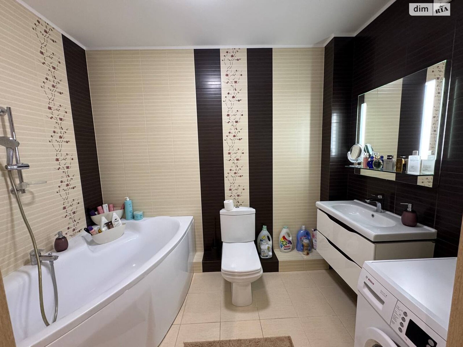 двухэтажный дом с гаражом, 223.3 кв. м, кирпич. Продажа в Александрии фото 1