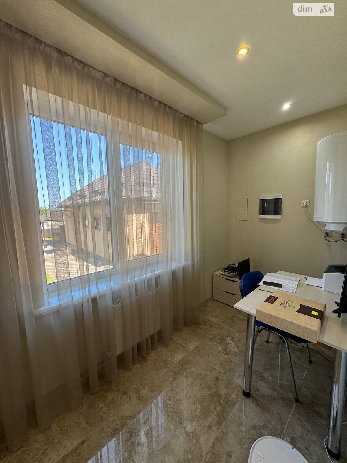 двухэтажный дом с гаражом, 223.3 кв. м, кирпич. Продажа в Александрии фото 1