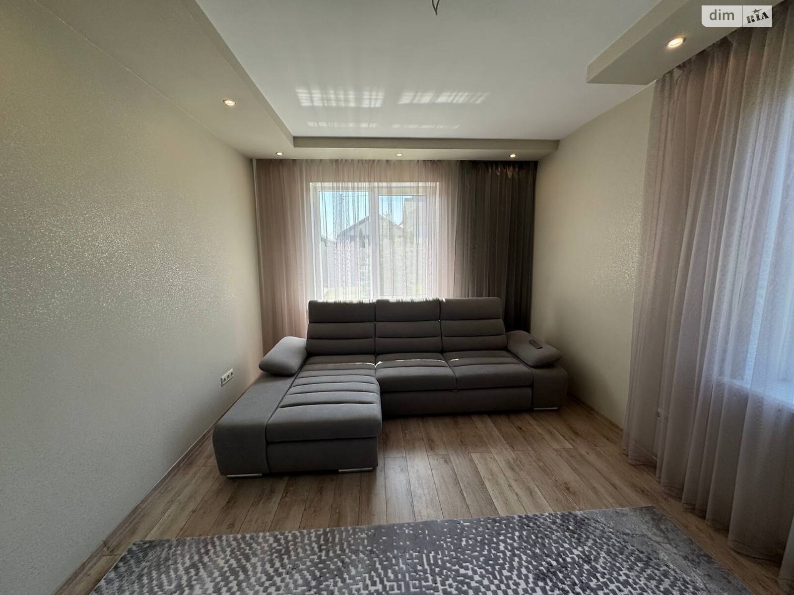 двухэтажный дом с гаражом, 223.3 кв. м, кирпич. Продажа в Александрии фото 1