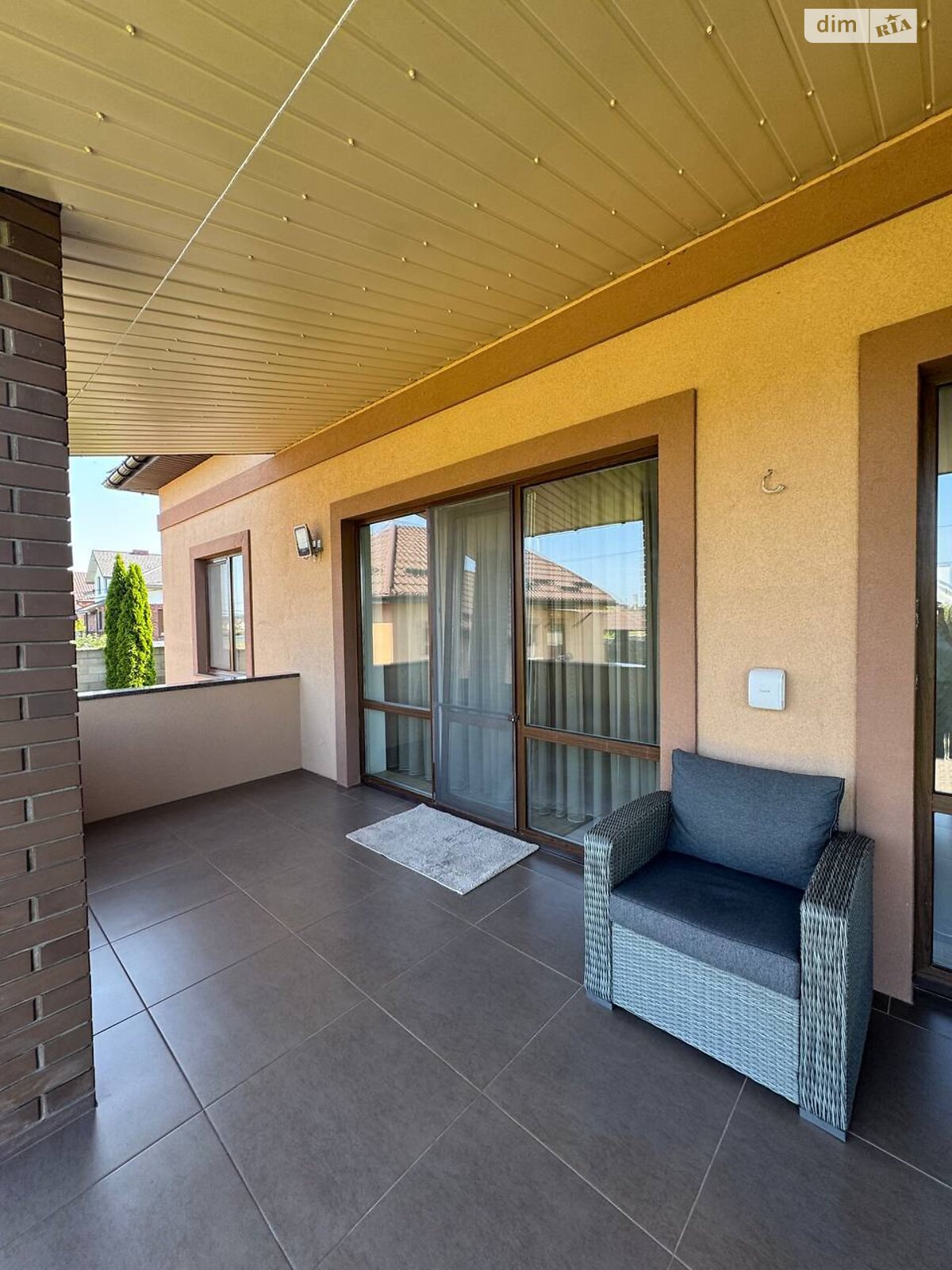 двухэтажный дом с гаражом, 223.3 кв. м, кирпич. Продажа в Александрии фото 1