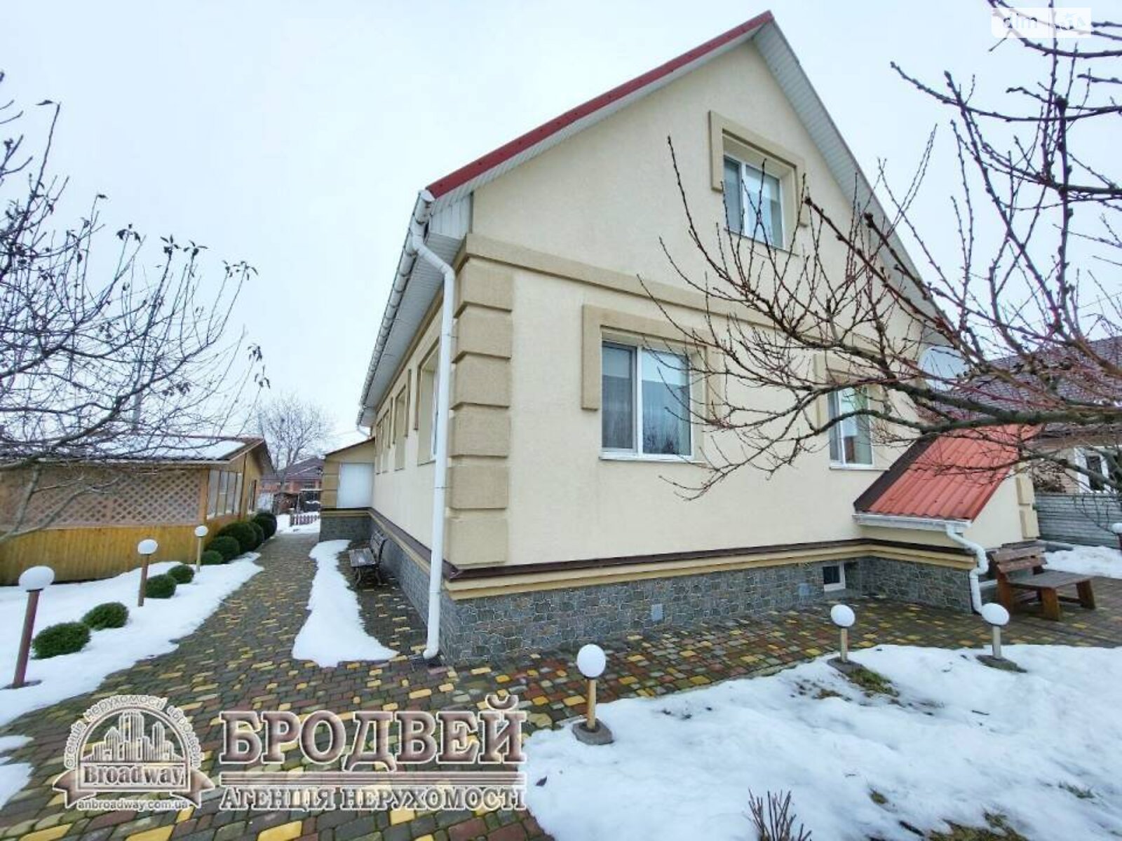 двухэтажный дом, 177 кв. м, кирпич. Продажа в Александровке фото 1