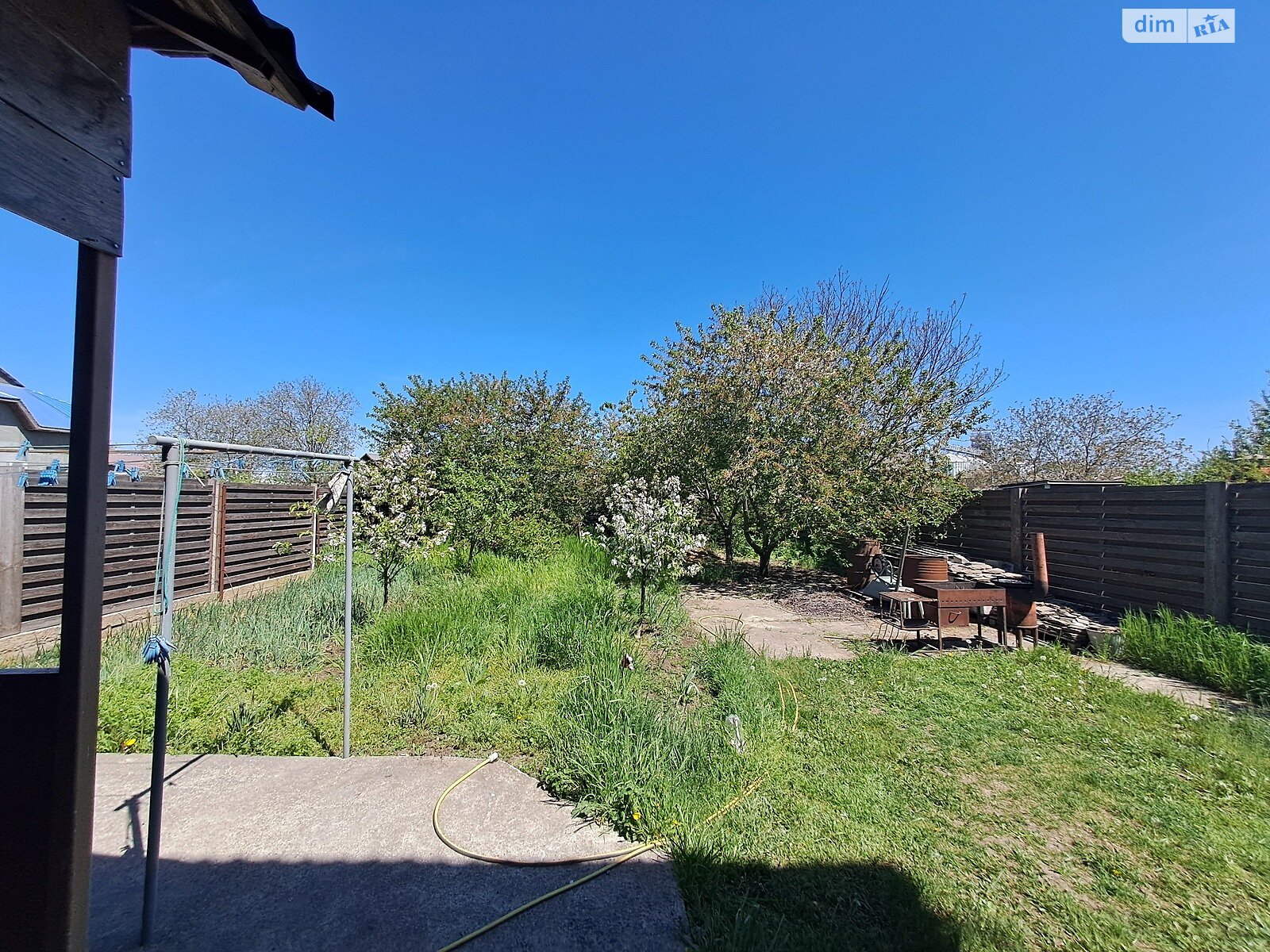 двухэтажный дом с балконом, 105 кв. м, кирпич. Продажа в Александровке фото 1